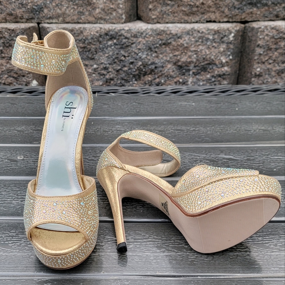 Gold Rhinestone 5 inch High Heel Steve Madden Shoes. New never worn